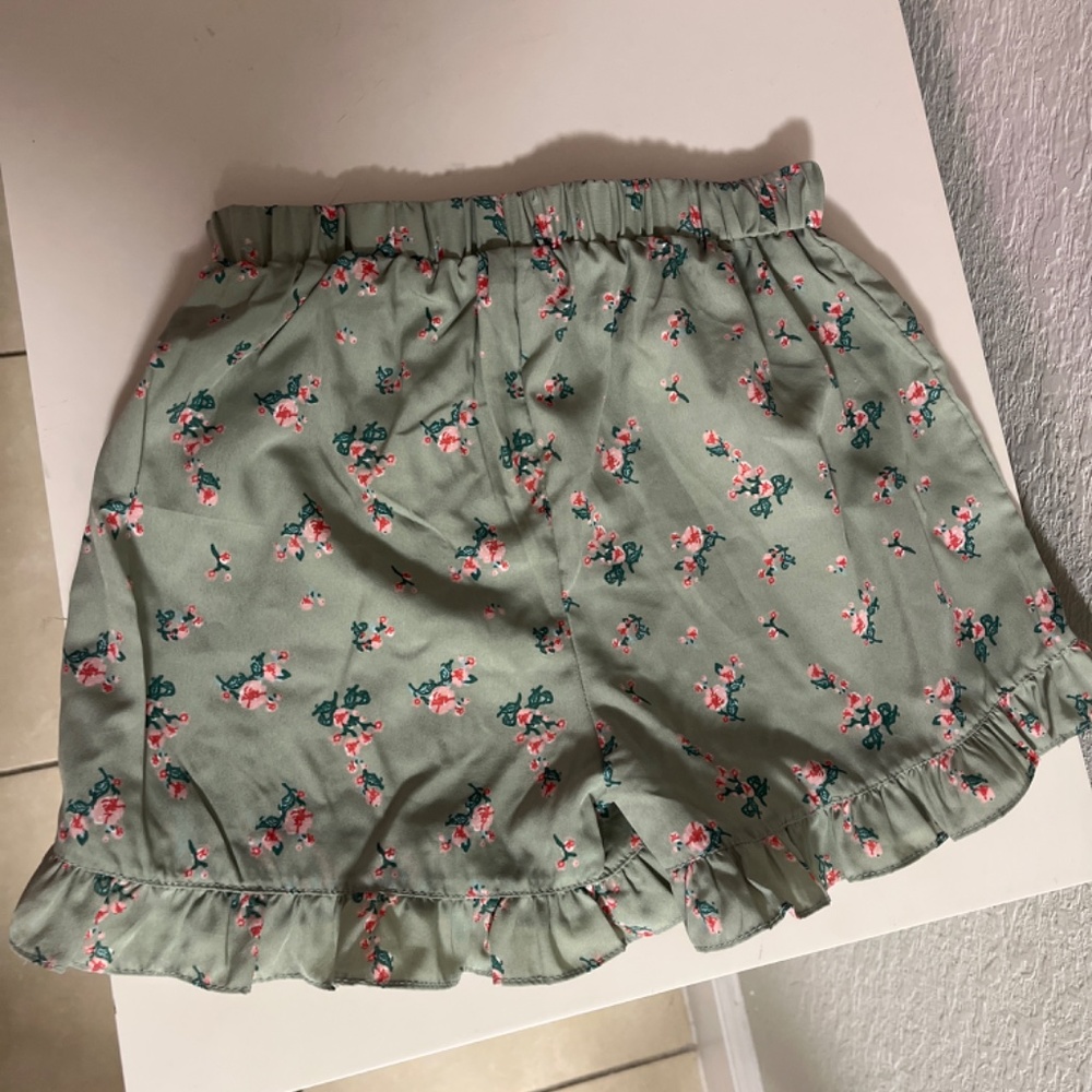 Clothes - Picture 2 of 2